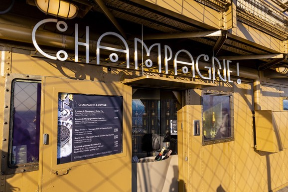 Bar dello champagne in cima alla Torre Eiffel
